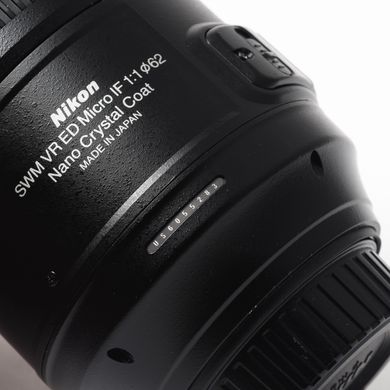 Об'єктив Nikon 105mm f/2.8G AF-S VR Micro-Nikkor