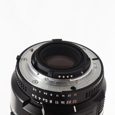 Об'єктив Nikon 60mm f/2.8D AF Micro-Nikkor