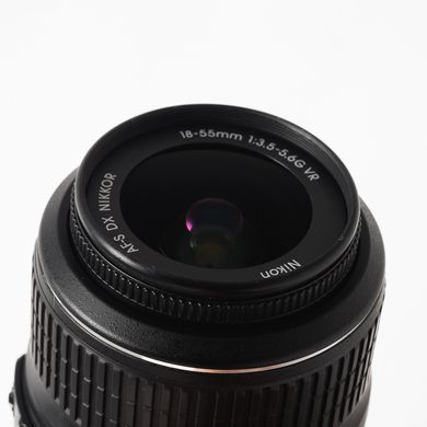 Об'єктив Nikon 18-55mm f/3.5-5.6G VR AF-S DX Zoom-Nikkor