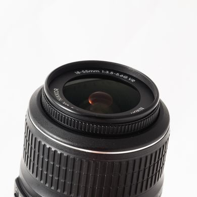 Об'єктив Nikon 18-55mm f/3.5-5.6G VR AF-S DX Zoom-Nikkor