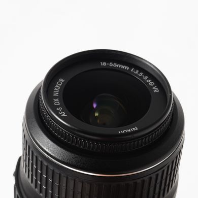 Об'єктив Nikon 18-55mm f/3.5-5.6G VR AF-S DX Zoom-Nikkor Об'єктив Nikon 18-55mm f/3.5-5.6G VR AF-S DX Zoom-Nikkor