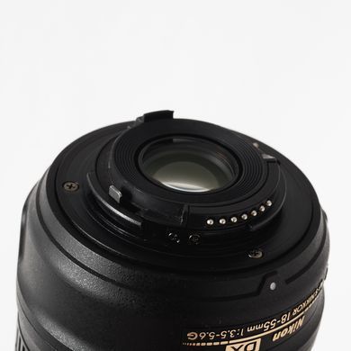 Об'єктив Nikon 18-55mm f/3.5-5.6G VR AF-S DX Zoom-Nikkor Об'єктив Nikon 18-55mm f/3.5-5.6G VR AF-S DX Zoom-Nikkor