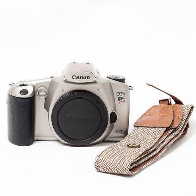 Дзеркальний плівковий фотоапарат Canon EOS Rebel XS-N