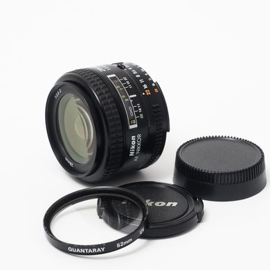 Об'єктив Nikon AF Nikkor 28mm f/2.8D