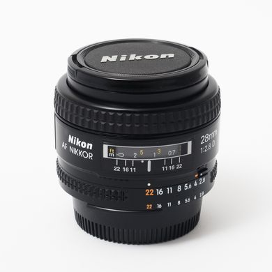 Об'єктив Nikon AF Nikkor 28mm f/2.8D