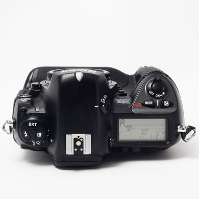 Дзеркальний фотоапарат Nikon D2x (пробіг 51900 кадрів)