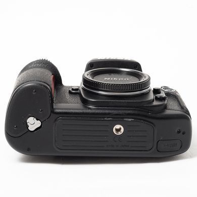 Дзеркальний плівковий фотоапарат Nikon F100