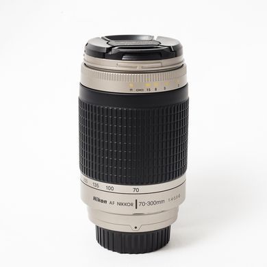 Об'єктив Nikon AF Nikkor 70-300mm f/4-5.6G