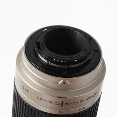 Об'єктив Nikon AF Nikkor 70-300mm f/4-5.6G
