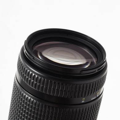 Об'єктив Nikon AF Nikkor 70-300mm f/4-5.6D ED