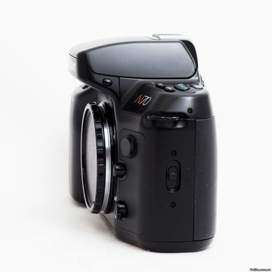 Плівкова фотокамера Nikon N70