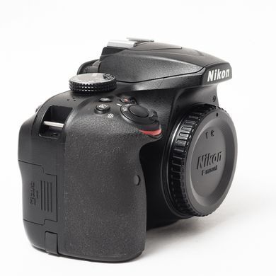 Дзеркальний фотоапарат Nikon D3400 (пробіг 5180 кадрів)
