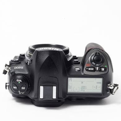 Дзеркальний фотоапарат Nikon D200 (пробіг 32645 кадрів)