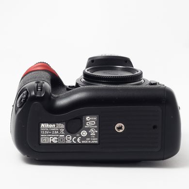 Дзеркальний фотоапарат Nikon D2xs (пробіг 38529 кадрів)