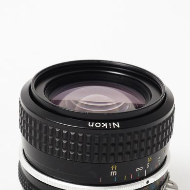 Об'єктив Nikon 28mm f/2.8 Nikkor Ai
