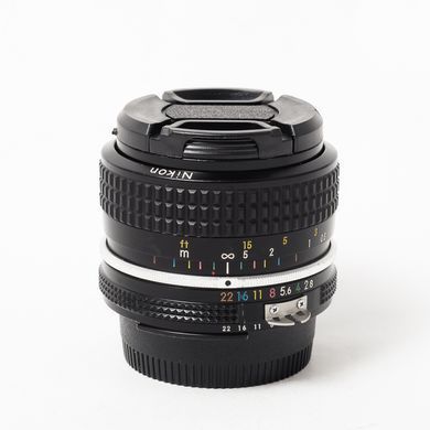 Об'єктив Nikon 28mm f/2.8 Nikkor Ai