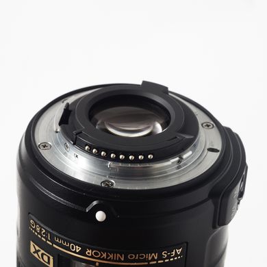 Об'єктив Nikon DX 40mm f/2.8G AF-S Micro-Nikkor