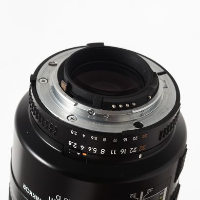 Об'єктив Nikon 105mm f/2.8D AF Micro-Nikkor