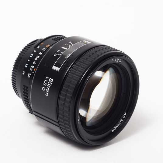 レンズ(単焦点) NIKON AF 85mm 1:1.8 D Об'єктив Nikon 85mm f/1.8D AF Nikkor – портретний об'єктив з