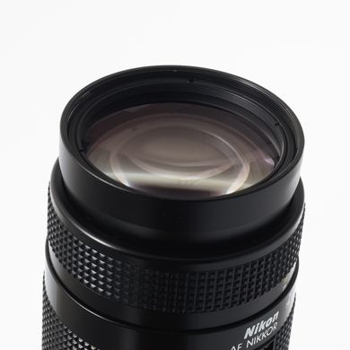 Об'єктив Nikon AF Nikkor 75-300mm f/4.5-5.6
