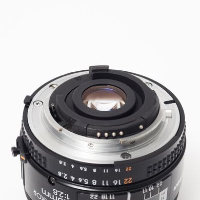 Об'єктив Nikon AF Nikkor 28mm f/2.8