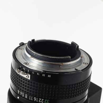 Об'єктив Nikon 200mm f/4 Micro-Nikkor Ai