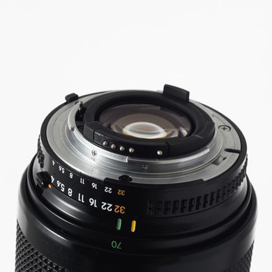 Об'єктив Nikon 70-210mm f/4-5.6D AF Nikkor