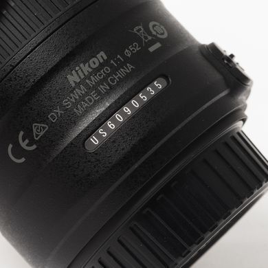 Об'єктив Nikon DX 40mm f/2.8G AF-S Micro-Nikkor