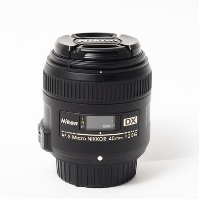Об'єктив Nikon DX 40mm f/2.8G AF-S Micro-Nikkor