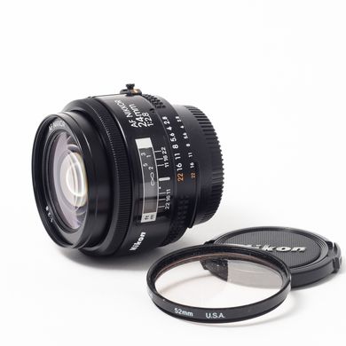 Об'єктив Nikon AF Nikkor 24mm f/2.8