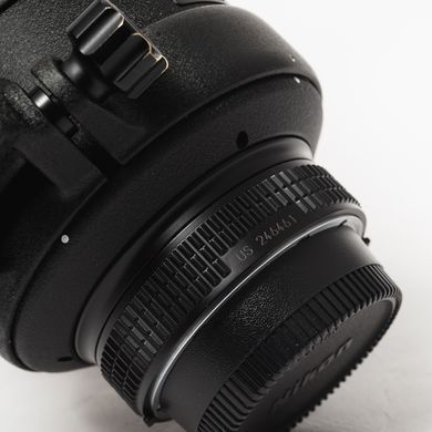 Об'єктив Nikon AF-S Nikkor 80-200mm f/2.8D