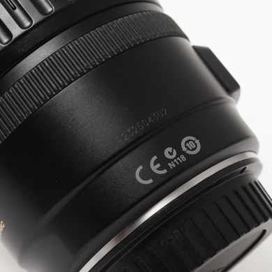 Об'єктив Canon Zoom Lens EF 28-135mm f/3.5-5.6 IS USM