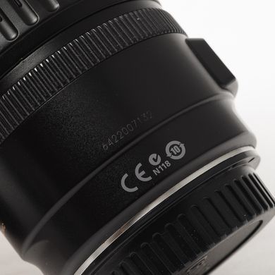 Об'єктив Canon Zoom Lens EF 28-135mm f/3.5-5.6 IS USM